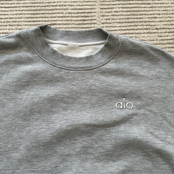 Accolade Crew Neck Pullover - Picture 2 of 6